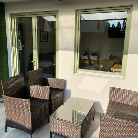 Holiday home Aranypart Kabinhaz *